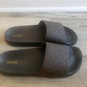 Michael Kors Signature Brown Sandals Size 11M